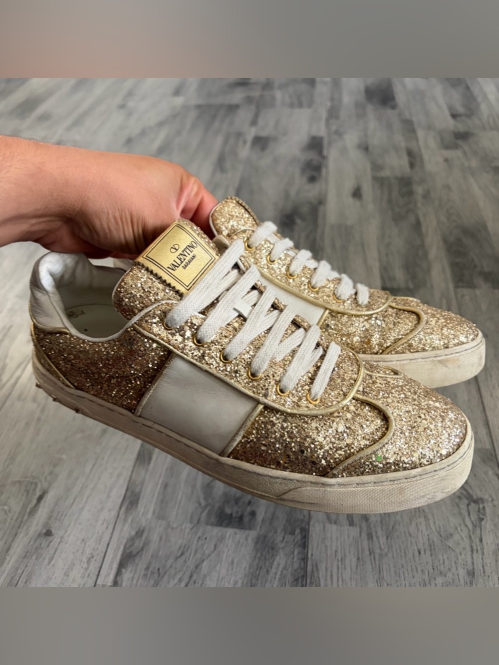 Valentino Garavani Rockstud Glitter Low-Top Sneakers - Gold
